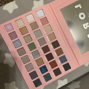 Lorac mega pro 4 eyeshadow palette